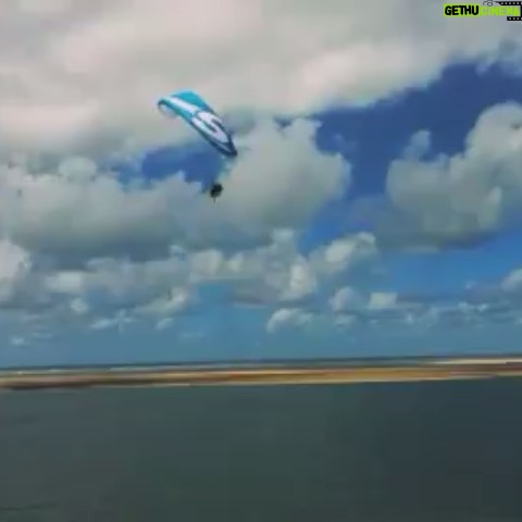 Tomer Sisley - 4K Likes - Des copains, du parapente avec les meilleurs, du Jiu-Jitsu avec des passionnés, du Yoga avec un soleil, du kart sous des trombes d’eau, des paysages dingues, du partage...bref ça m’a fait un bien fou !!! MERCI MERCI MERCI!!! Que du kiffe géant!!!! On va revenir très vite vous voir sur votre Dune incroyable #duneDuPyla #dunedupilat #waggasSchool @charlie.piccolo @waggas.school @yoga.arcachon @chachamaxx @tim.allongi @sandraandcoparis