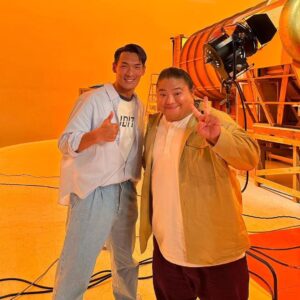 Tomisakae Instagram - 元プロサッカー選手の槙野智章さんとのツーショットです📸
スタイル抜群でカッコ良くて、バラエティに慣れてない僕にスゴく優くしてくれました👏✨
10月19日(木)よる8時から放送のモニタリングで共演しているので是非ご覧下さい🙇‍♂️
ちなみに、、、喋ります👍🌟
#富栄ドラム #モニタリング
