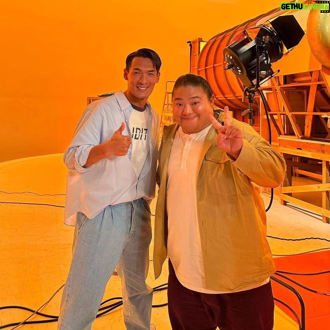 Tomisakae - 17.9K Likes - 元プロサッカー選手の槙野智章さんとのツーショットです📸
スタイル抜群でカッコ良くて、バラエティに慣れてない僕にスゴく優くしてくれました👏✨
10月19日(木)よる8時から放送のモニタリングで共演しているので是非ご覧下さい🙇♂️
ちなみに、、、喋ります👍🌟
#富栄ドラム #モニタリング