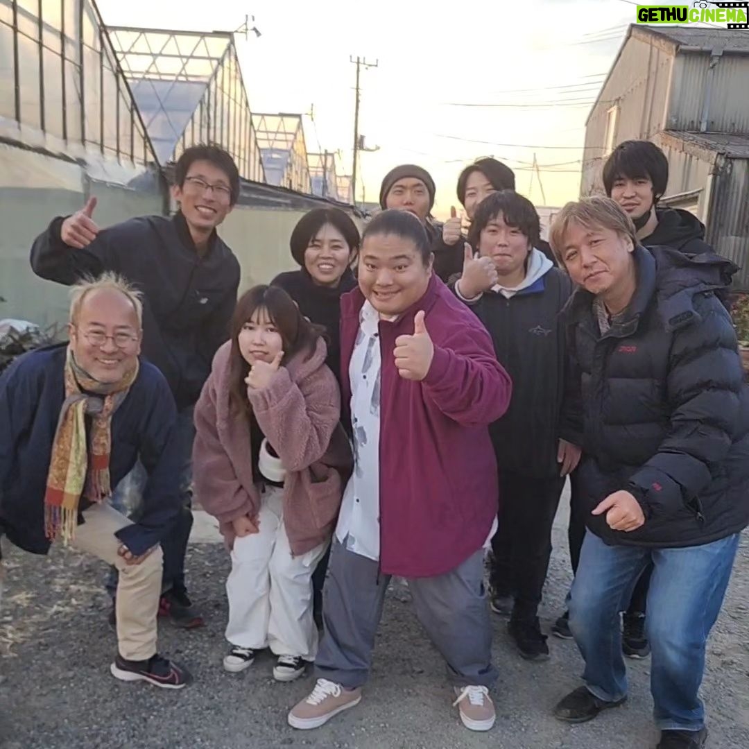 Tomisakae - 12K Likes - 2024年1月のnews every.「いまダケッ」コーナーのリポーター🎤を務めさせていただきました!🙇♂️
沢山勉強させてもらいながら、楽しく素敵な場所をいっぱい視聴者の皆様にご紹介する事が出来て本当に良かったです🍓✨
最後までハラハラドキドキの中継でしたが「目が話せないのが良い」とスタッフの方々が褒めてくれました💪✨
でも安心して見てもらえる中継が出来る様にレベル🆙目指して頑張りたいと思います✊‼️
お世話になったスタジオの皆様、天気予報の皆様、スタッフの方々と記念に📸^^
薔薇の花束💐は1月31日が愛妻の日だったので『藤井アナの奥様へ』とプレゼントしました✨🎁✨
そして2月担当のリポーターもお楽しみに~🥳㊙️
#富栄ドラム