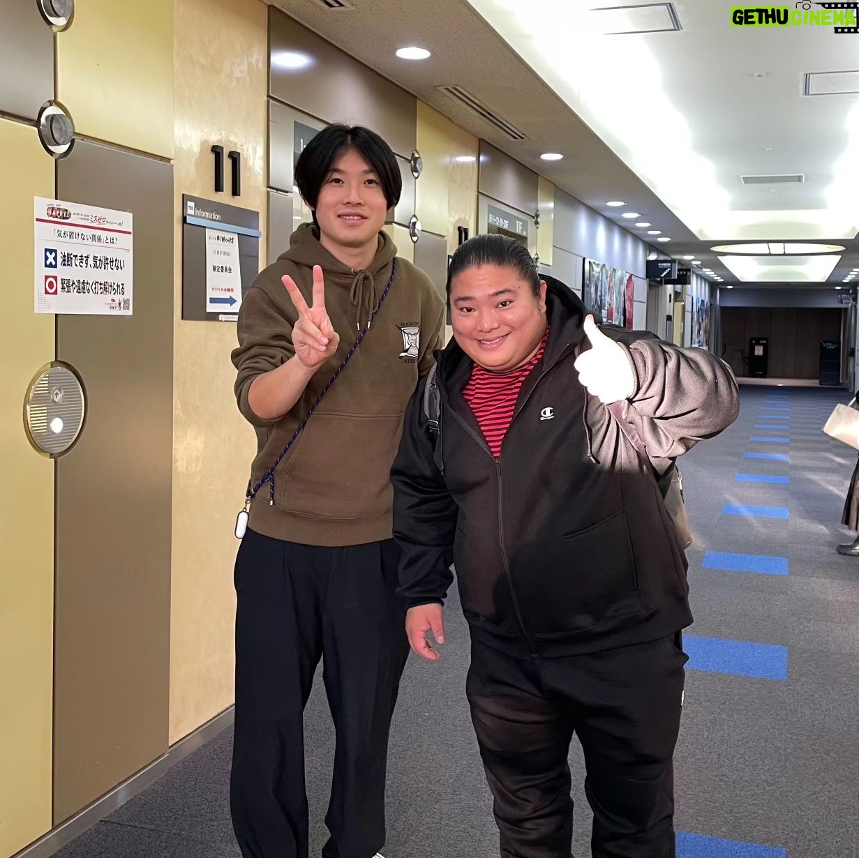 Tomisakae - 14.2K Likes - おかげさまで『ザテレビジョンドラマアカデミー賞』の【特別賞】を受賞させていただきました👑✨
これも応援してくれている皆様と現場で支えてくれた方々、そして林原めぐみさんのおかげです🙇♂️本当に感謝感激です!!
同じく【監督賞】を受賞した宮崎監督の次の作品にちょこっと出演させていただく事になりそうです👀👏
その衣裳合わせの際にVIVANTの時にお世話になった演出部の方々と久々にお会いしたので記念に📸🎉
#富栄ドラム