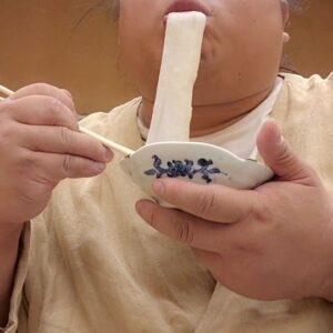 Tomisakae Instagram - VIVANT島根ロケ地巡りツアーで、伸びる餅と福澤監督がつくってくれた赤飯を食べました！✨#富栄ドラム