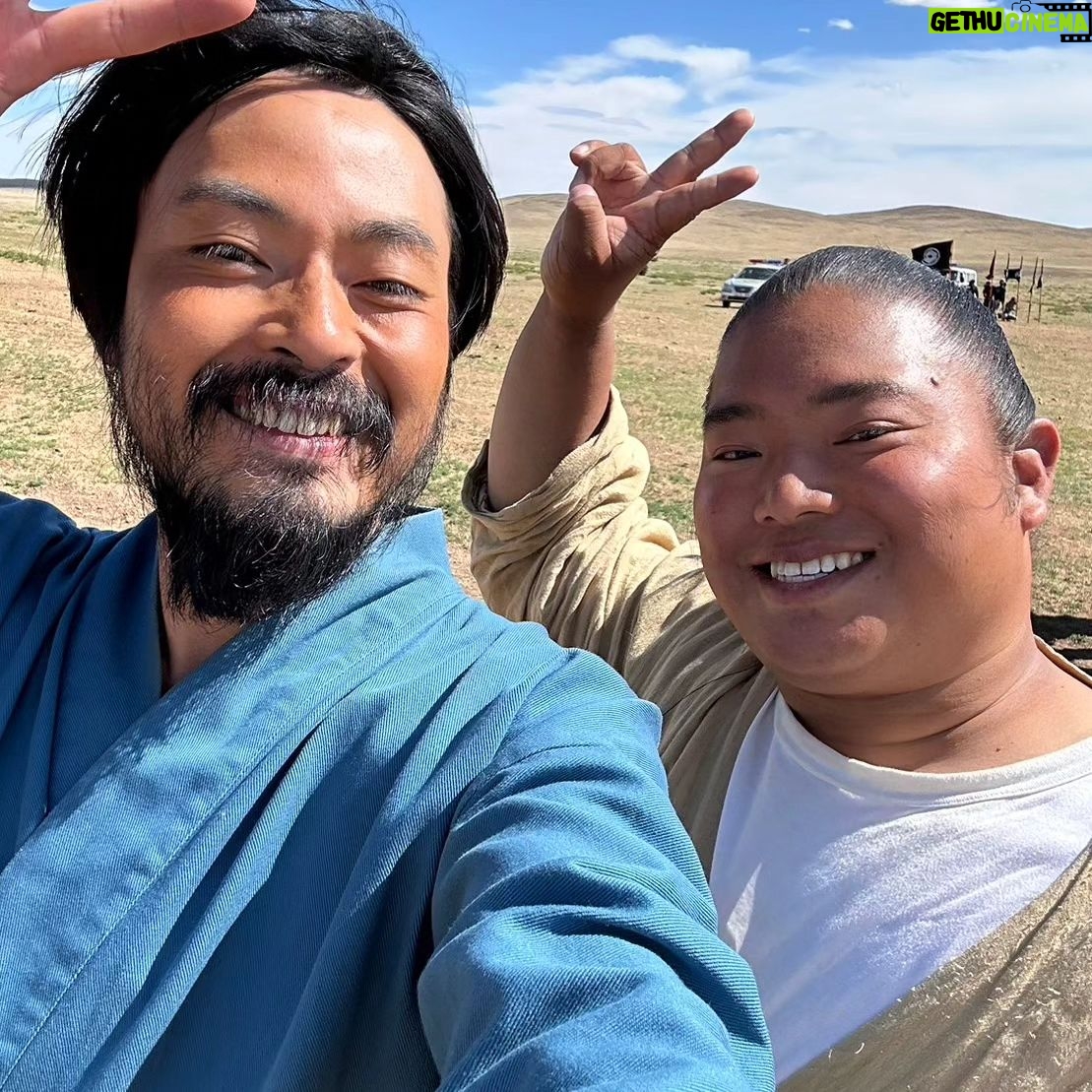 Tomisakae - 39.1K Likes - テントの一員マタ役の内村遥さんとモンゴルで🇲🇳
休憩中はいつも役者としていっぱい勉強になる言葉をかけていただいてました🙇♂️✏️ありがとうございます🥺!!
最終話9/17(日)まであと少し、ワクワクと共になんだか寂しい気持ちに😢
#𝐕𝐈𝐕𝐀𝐍𝐓 #富栄ドラム