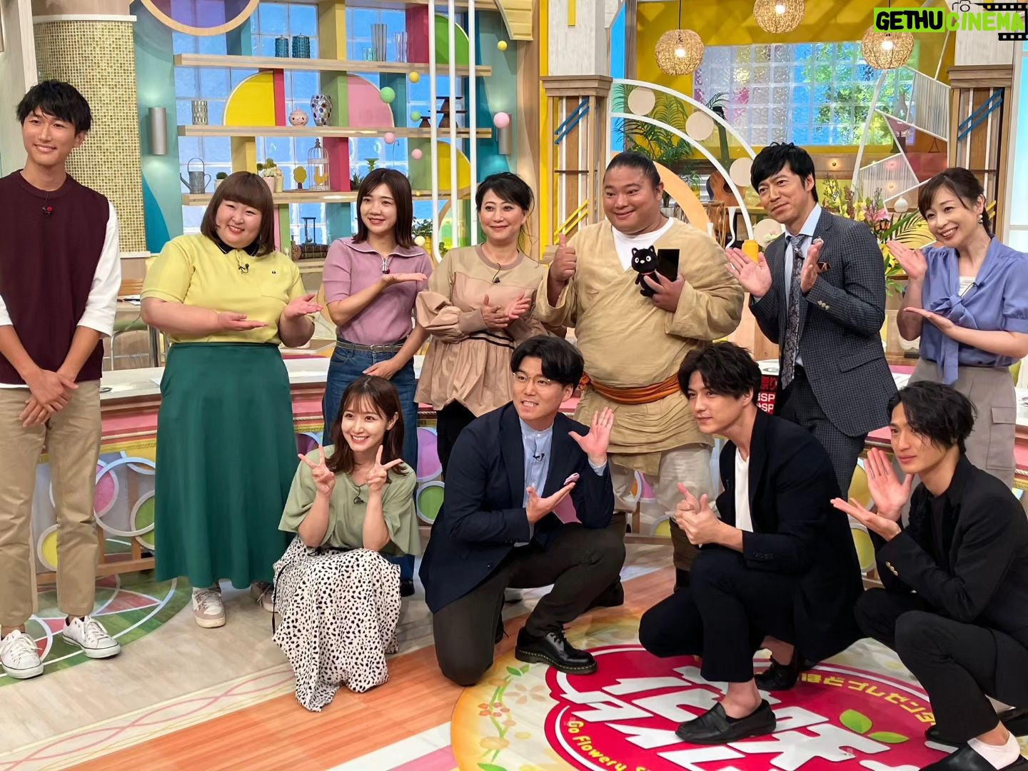 Tomisakae - 14.3K Likes - VIVANTの番宣でCBCへ🚅💨
『チャント!』と『花咲タイムズ』の生放送に出演させていただきました📺️❇️
CMの間に豪華なメンバーに囲んで頂き📸最高の思い出に📱📣
スタッフの皆様、そして番組をご覧になって下さった東海地区の皆様もありがとうございました🙇!!
#𝐕𝐈𝐕𝐀𝐍𝐓 #富栄ドラム