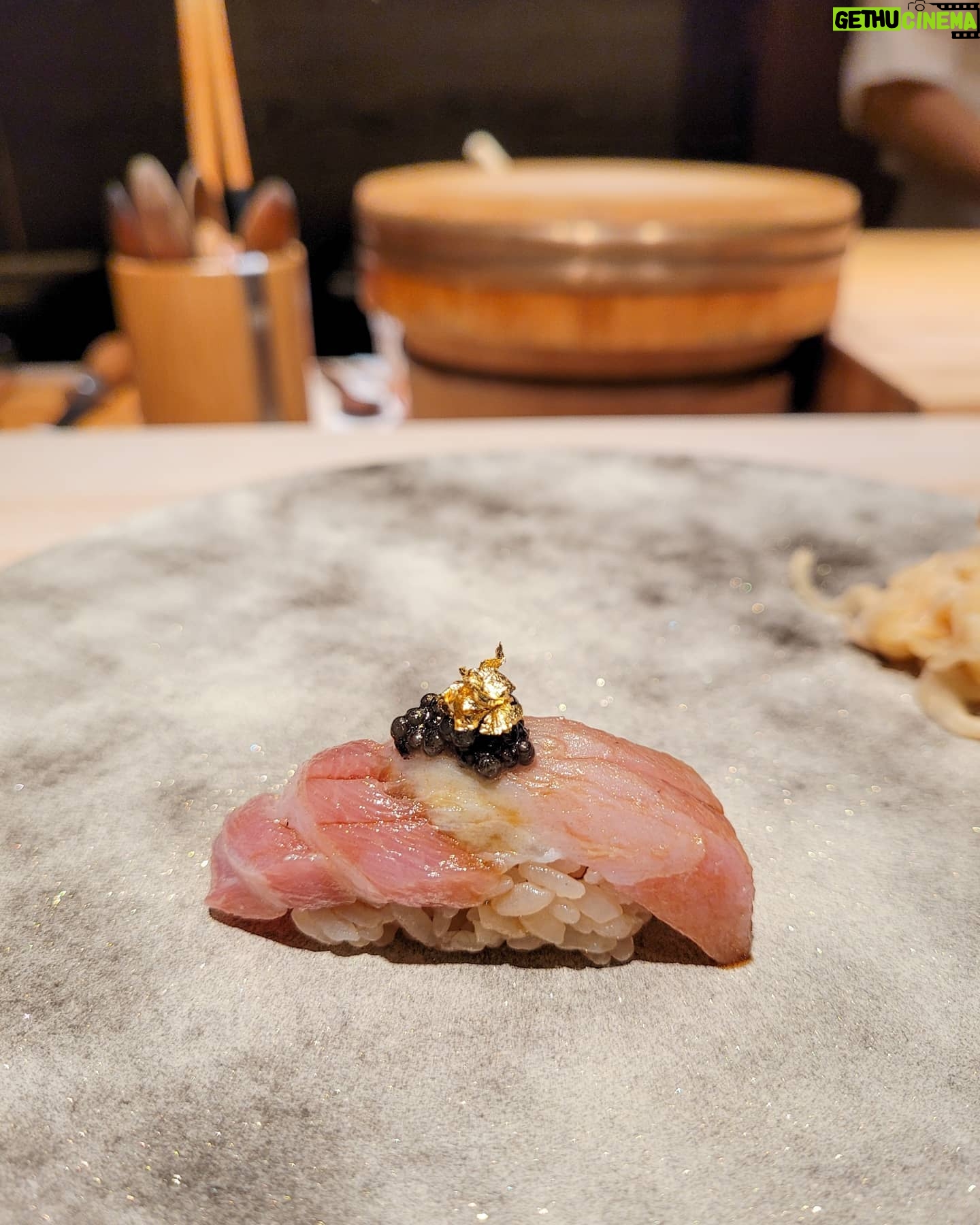 Tomo Visava Thaiyanont - 21.4K Likes - 🍣