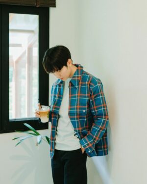 Tomo Visava Thaiyanont Instagram - Today's look by Niko and...
.
 @nikoand_thailand_official กำลังจะมาเปิดที่ไทยเร็วๆนี้แล้ว เตรียมช้อปกันได้เลยครับ ! 👖👕
.
#nikoand #nikoandstyling #nikoandbangkok #uni9uesense