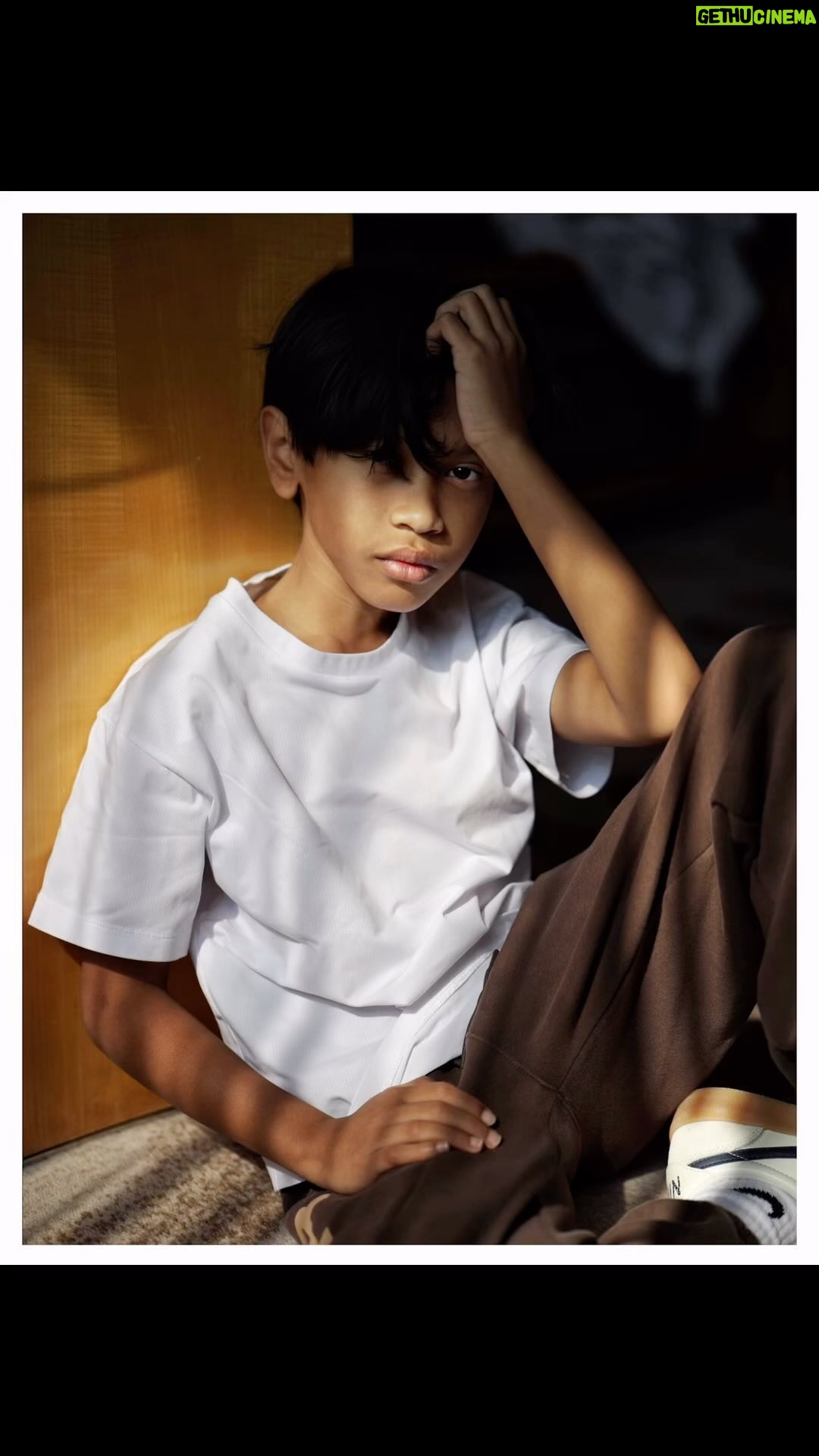 Tompi - 666 Likes - Untung bawa fotografer kemana2 ni. Jd anak2 puny dokumentasi rada serius 😂
Meski kadang sebel kl diminta foto. Tp percayalah nak, akan ada suatu masa kalian akan ingat masa2 lampau