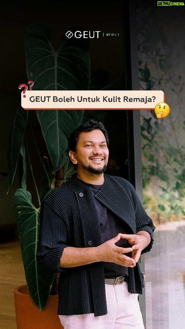 Tompi - 729 Likes - GEUT bisa dipakai remaja nggak yaa? 🤔🤔
Yuk simak penjelasan dari @dr_tompi berikut!
Jadi jangan ragu lagi ya, GEUTiful! Siapa di sini yang sudah mengenalkan anak remaja tercintanya dengan GEUT? 🥰
#GEUT #GEUTskincare #JadiLebihBaik #skincareremaja #facecare