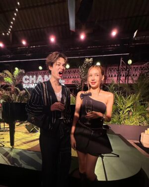 Tonhon Tantivejakul Instagram - 🖤🥂😳
@chanelofficial #CHANELSUMMERTour