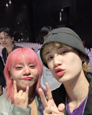 Tonhon Tantivejakul Instagram - เมื่อวานไปดูเพื่อนๆเล่นคอนเสิร์ตมาครับ สนุกมาก ผมนี่เต้นแร้งเต้นกาเลยครับ @landokmaiband  #ฤดูฝันconcert #landokmai