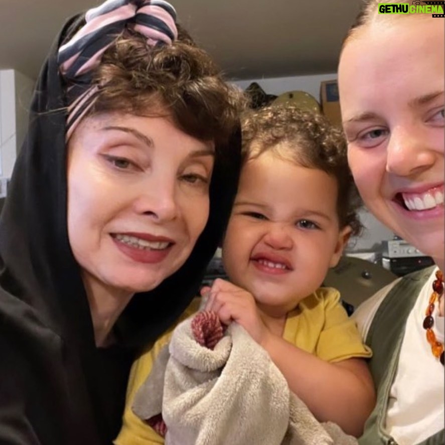 Toni Basil - 696 Likes - I treasure spending time with my friend @jajavankova and her beautiful daughter Maya.
#tonibasil #heymickey #streetdance #choreography #whaacking #locking #doncampbellockcampbell #thelockers @slimboogie777 #movementlifestyle