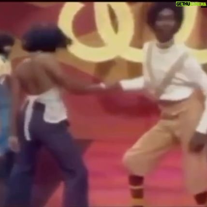 Toni Basil - 561 Likes - From the original Lockers —The Great Slim the Robot!
#tonibasil #slimtherobot #streetdance #soultrain #locking #thelockers #doncampbellockcampbell #campbellocking #heymickey