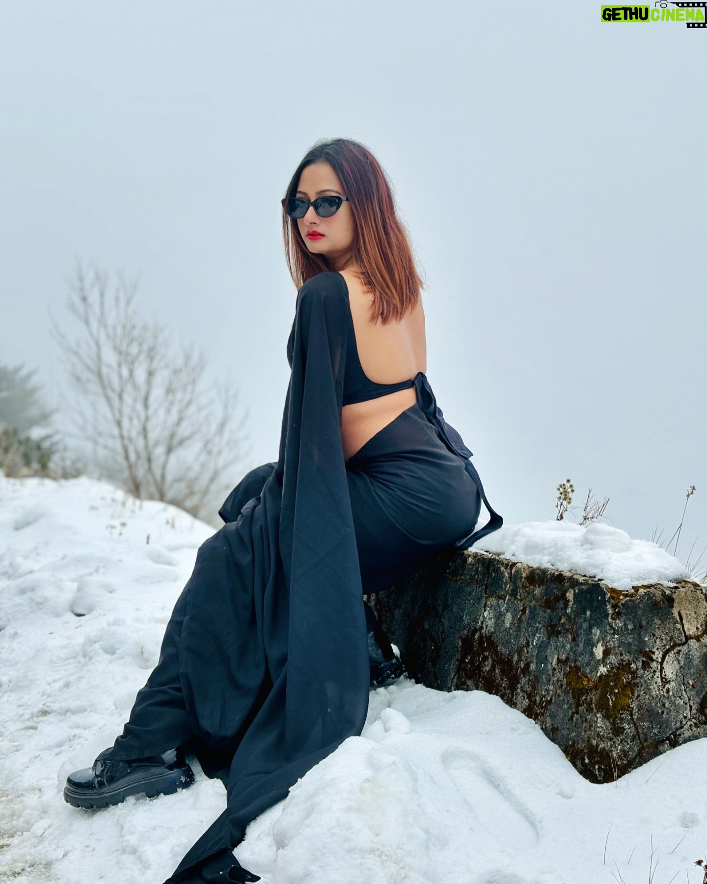 Tonni Laha Roy - 30.4K Likes - Sending some cold in this hot !