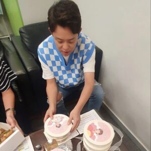Tony An Instagram - 많은 여러분이 보내주신 축하와 선물 음식까지
정말 잘먹었어요~ 매년 항상 감사드려요!!! 
#감사합니다#덕분에#잘보냈어요