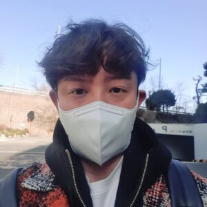 Tony An Instagram - 룰루랄라 출근중~~~^^ 

#토니안#머리#안한거티남#?