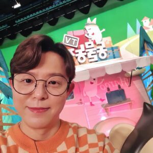 Tony An Instagram - 모두 잘지냈나요~ 너무 오랜만이라 사진 찍는것도
어색하네.. ㅎㅎ 나는 그동안 일도 좀 쉬면서 휴식도 취하고 병원 다니며 건강도 관리하며 지내고 있었답니다~ 
#토니안#동농#너무#오랜만이네#별일없지