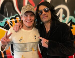 Tony Cavalero Instagram - Awesome hang with my new bro - the crazy talented @tonycavalero 👍🏼