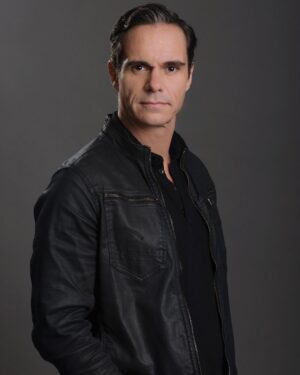 Tony Dalton Instagram - Gracias @queridacobrasalvaje por las fotos! New headshots.