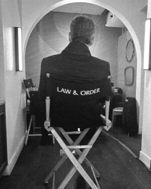 Tony Goldwyn Instagram - Some very large shoes to fill! First episode finished as DA Nicholas Baxter. Thanks to the L&O fam for being so welcoming! #LawAndOrder @nbc @wolfentertainment