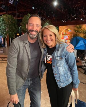 Tony Hale Instagram - Not only is @katiecouric incredibly cool and fun to hang out with, but she helped start @su2c which has impacted and saved thousands of lives. Amazing. Watch us tomorrow night, August 21st, at 8pm ET and 7pm CT for #StandUpToCancer’s televised fundraising special!