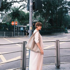 Tony Hung Instagram - 都就嚟生，但係點樣你都唔似有小朋友？你是否騙我😭 最漂亮的懷孕媽媽，最喜歡夜晚飲珍珠奶茶的媽媽😃 @inez_leong 

#做運動真係唔同啲