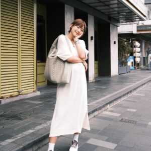 Tony Hung Instagram - 都就嚟生，但係點樣你都唔似有小朋友？你是否騙我😭 最漂亮的懷孕媽媽，最喜歡夜晚飲珍珠奶茶的媽媽😃 @inez_leong 

#做運動真係唔同啲