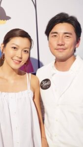 Tony Hung Instagram - 細個唱K唱唔少次「愛很簡單」正常人係唔會唱到陶喆嗰種節奏，所以我放棄唱了，而就用入邊嘅歌詞表達一吓

今日係要用肉麻一啲

不可能更快樂 只要能在一起 做什麼都可以 雖然 世界變個不停 用最真誠的心 讓愛變的簡單
 I love u 一直在這裡 Baby 一直在愛你 嗚 Ya~ I love u (Yes I do) 永遠都不放棄 這愛你的權利 
彷彿回到之前單純嘅年代！

#520我愛你