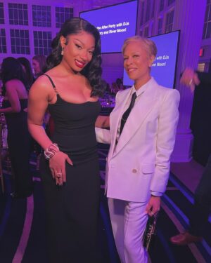 Tonya Lewis Lee Instagram - Grateful to stand with powerful voices like @theestallion and @patriciaarquette at the @ppgnyact Gala in #NYC. 

It’s a reminder that the fight for women’s rights over our bodies is far from over. 

Let’s keep pushing forward for access to essential care and empowerment for all women and families. 

#PlannedParenthood #womensempowerment #ReproductiveRights #ppfa #ourbodiesourchoice #reproductivehealth #reproductivechoice