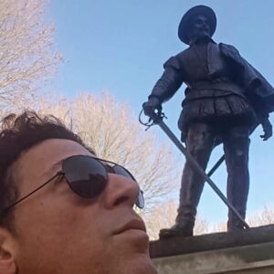 Toprak Sergen Instagram - Donkişot'la gelecekteki degirmenlere bakarken 😄  #donquixote