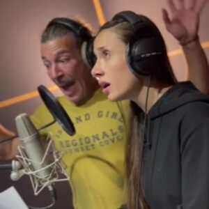 Toprak Sergen Instagram - Seslendirmenin içyüzü 🎙️ Inner side of dubbing with 🤍@nesleyfairburn ❤️ @gulistirancaseslendirme @erkancigit 📸@mervekaragol1 #findingnemo