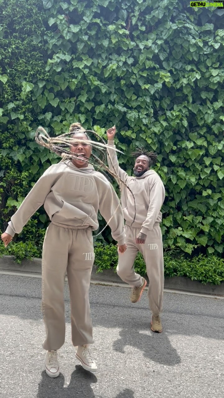Tori Evans - 24.3K Likes - Down Bad ⬇️🖤🩶🤍 (dc me and @rastapha )
.
.
.
This is our favorite song off TTPD, fellow poets what’s yours?! Tells us below ⬇️
#torturedpoetsdepartment #torturepoets #taylorswift #erastour #downbad #dancechallenge