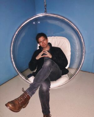 Torrance Coombs Instagram - The old Ball ‘n Chair.