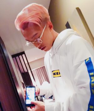 Tosh Zhang Instagram - I'm a hair chameleon🦎 Which is your fav colour?? 👀
.
.
.
#buzzcut #haircolorist #haircolor #hairdye #hairideas #hairstyle #hairtransformation #hairtrends