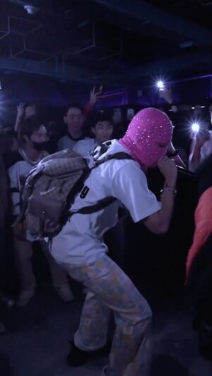 Tosh Zhang Instagram - WHAT A NIGHT!! Yall had me feelin’ mad hype KL 🔥 I had an absolute blast 🚀

Much love to @banhuat_sdn.bhd for having me & my brotha @zadonnn and also for organising such an awesome event! The saga continues 💎😎