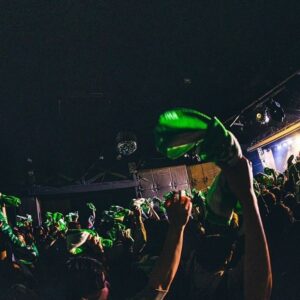 Toshimitsu Instagram - 今回のツアー、自分の中で特に特別な日になったのが札幌公演だった。あの状況の中ツアー続行を決意し、もしかしたらあまり人は来ないかもと正直考えていたけど、当日のライブハウスはパンパンだった。みんなが駆けつけてくれて本当に嬉しかった。どこか祈る様に歌っていたあの日、足を止めなくて本当に良かった。改めて感謝を。