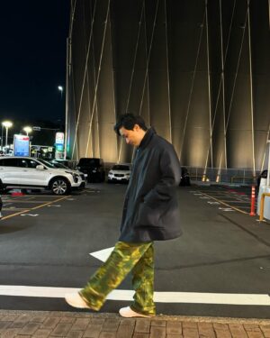 Toshimitsu Instagram - 古着の迷彩パンツを綺麗に履きたくて！！！！！

この @a.presse_ のコート、インナー取り外せるから暖かくなってからもめちゃ着れそう。