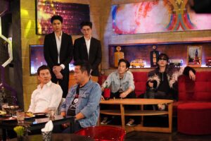 Touchchavit Kulkrachang Instagram - ฝากติดตามพวกเราใน “เป็นต่อ” วันที่ 27 นี้แล้วน้าาาา 😜✌🏻