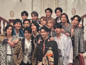 Touchchavit Kulkrachang Instagram - ถึงตาหัวหน้าแก๊งตัวจริง!! 🗡️🩸 
หึหึ (เสียงหัวเราะกรุ่มกริ่ม) ใครมันบังอาจแย่งขนมของข้าไป!! 💥💥💥
#เหล่าสมุนของปป

สําหรับใครที่ยังไม่ได้สั่งจอง Photobook ครั้งแรกในญี่ปุ่นของพวกเรา 📚
KinnPorsche The Series JAPAN PHOTOBOOK ต้องรีบแล้วนะ !

6 月14日(水)に限定発売、僕らの完全撮り下ろし写真集
「KinnPorsche The Series JAPAN PHOTOBOOK」 📚

予約受付締切まであとわずか ‼️
皆さんお見逃しなく❣

Only a few days left for reservation of "KINNPORSCHE THE SERIES JAPAN PHOTOBOOK" ✨
Don’t miss it !

⏰ 予約受付期間·Reservation period
Today - 31 March (FRI) 23:59 (JST)
bit.ly/3xW8EpG

✨ More info:Twitter @KinnPorsche_JP #KinnPorscheTheSeries #KinnPorscheJPPhotobook