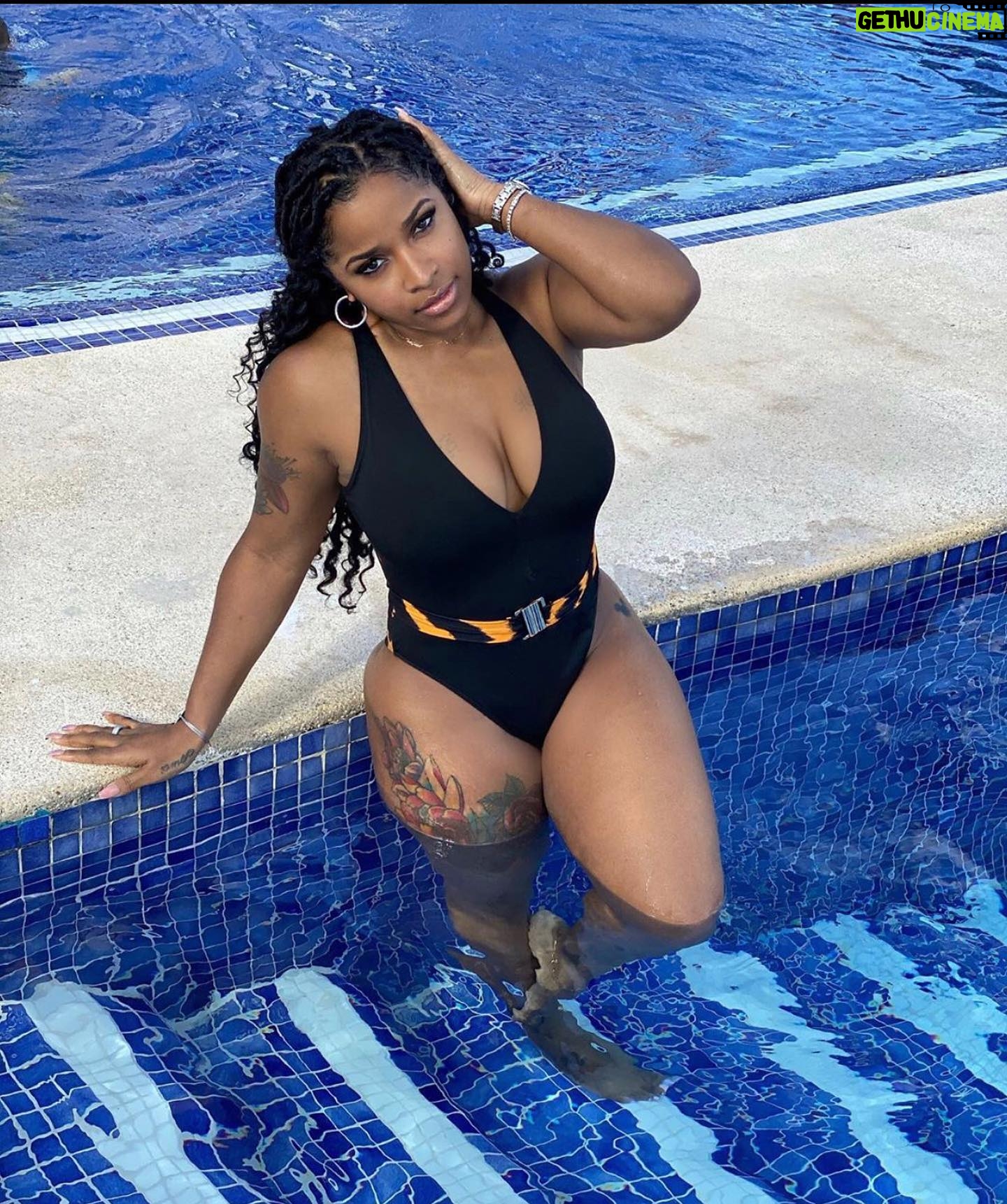 Toya Johnson - 1.4K Likes - 🌊