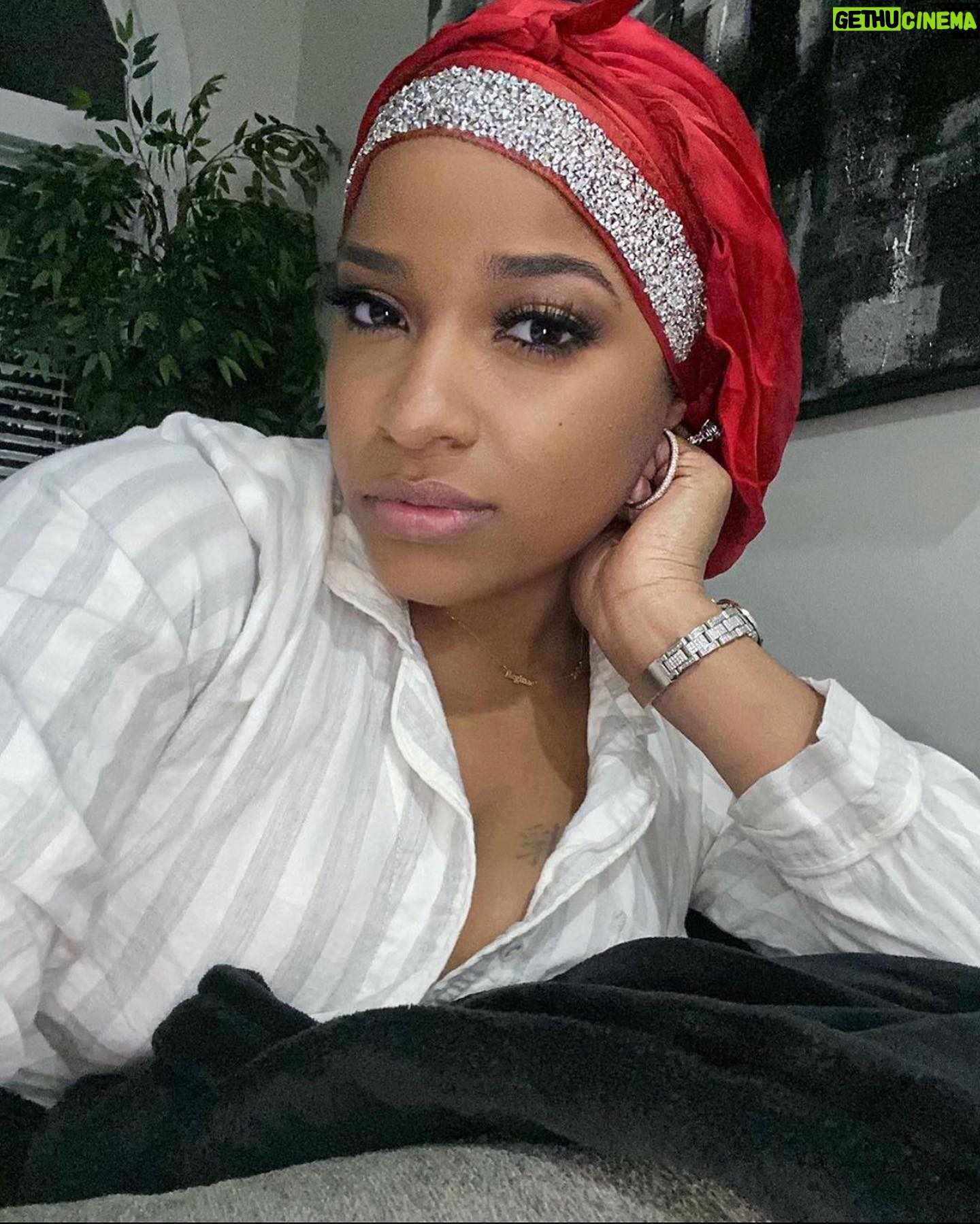 Toya Johnson - 646 Likes - All new season of Friends & Family Hustle starts tonight on @vh1 9/8c. Who’s tuning in 🙋🏾♀️🙋🏾♀️