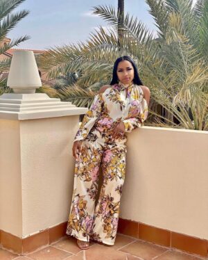 Toya Johnson Instagram - Living life like it’s golden🌸