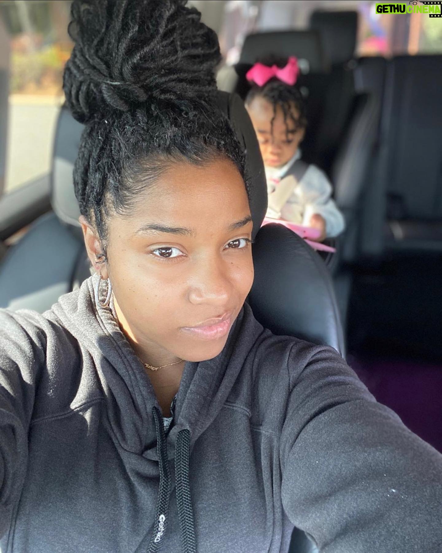Toya Johnson - 720 Likes - #nomakeupchallenge 🌸