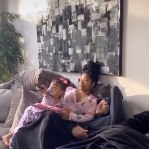 Toya Johnson Instagram - Bored in the house 🏡