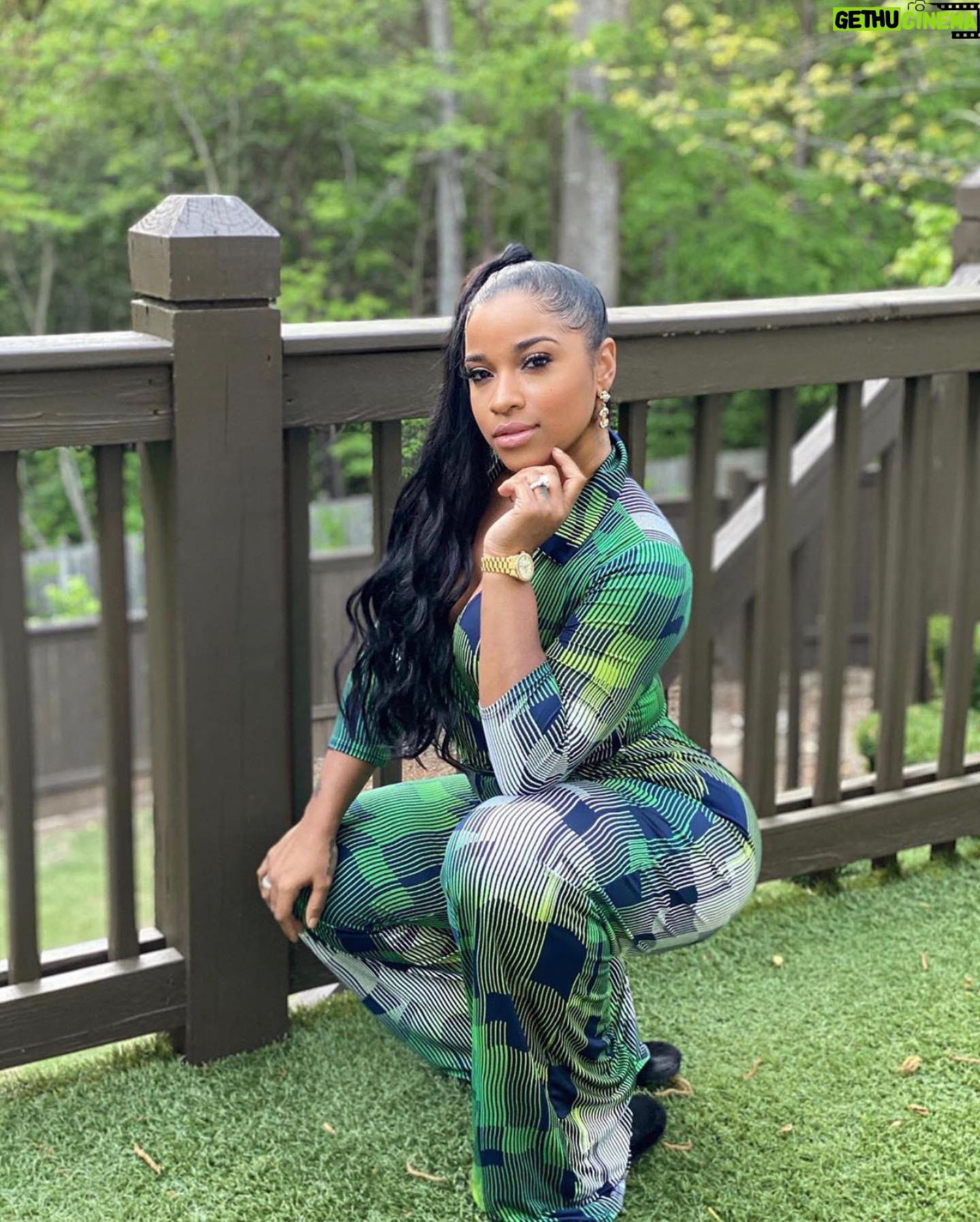 Toya Johnson - 1.3K Likes - 💚💚💚