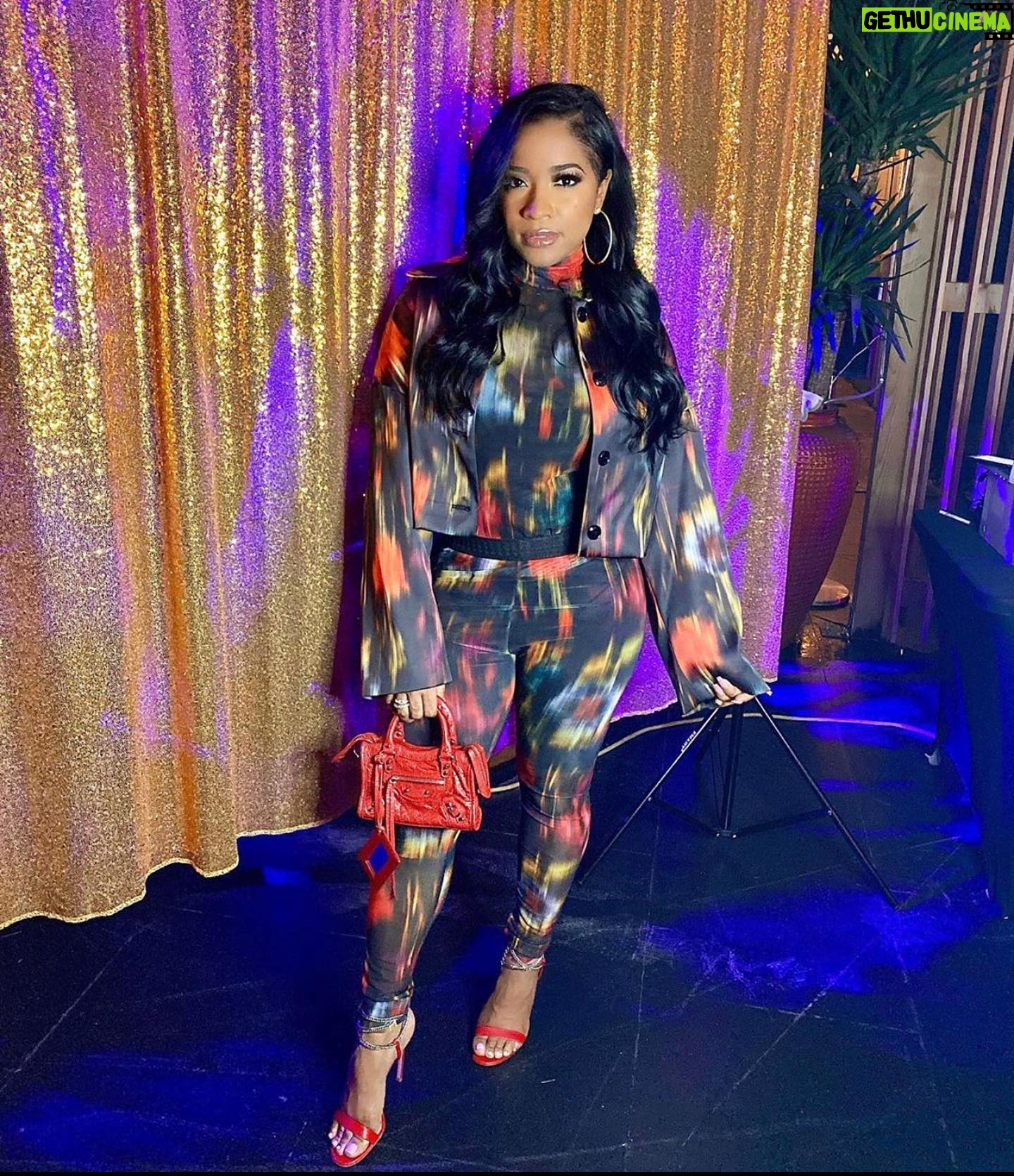 Toya Johnson - 0.9K Likes - The full drip 💧🔥