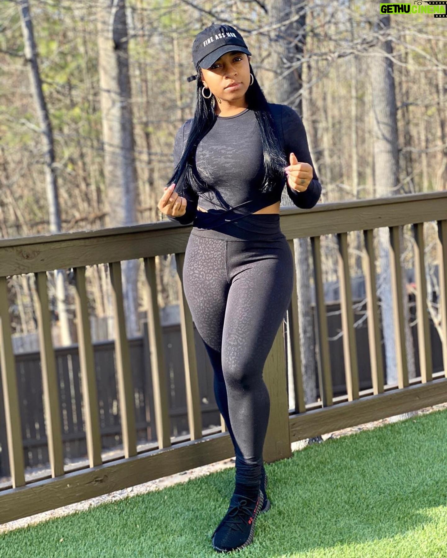 Toya Johnson - 1.3K Likes - All black everything 🖤