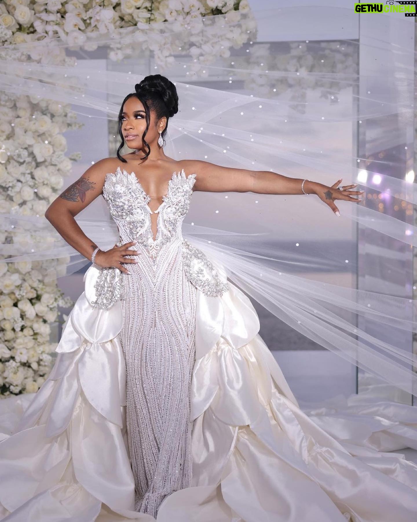 Toya Johnson - 0.9K Likes - Here comes the bride 👰🏾♀️❤️🎉