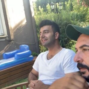 Toygan Avanoğlu Instagram - Bayram ziyaretinin  de kısası makbul bee 😂😂😂 @alpersaylik