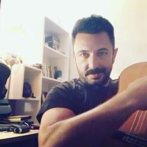 Toygan Avanoğlu Instagram - O zaman yeni bir  besteyle günaydın diyelim 🤗🧿😘
