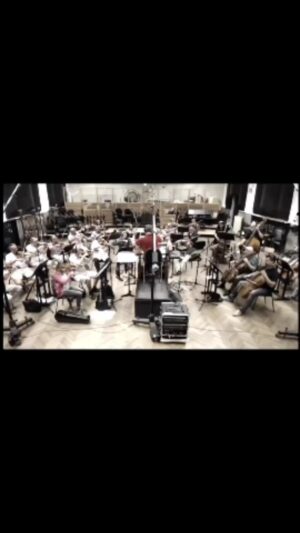 Toygar Işıklı Instagram - #içerde #recordingsession #praquephilamonicorcherstra #toygarisikli